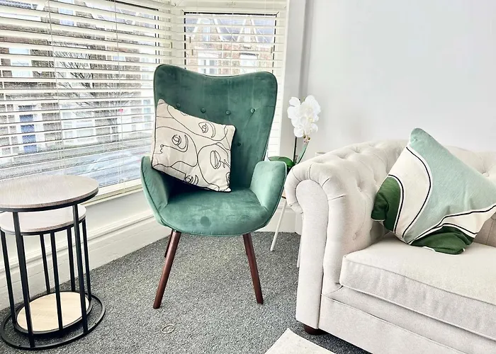 Stunning Flat Close To Beach
