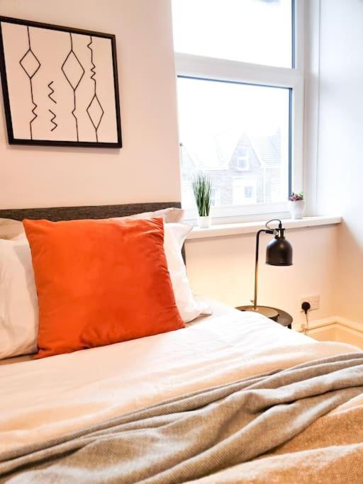 Stunning Flat Close To Apartment *