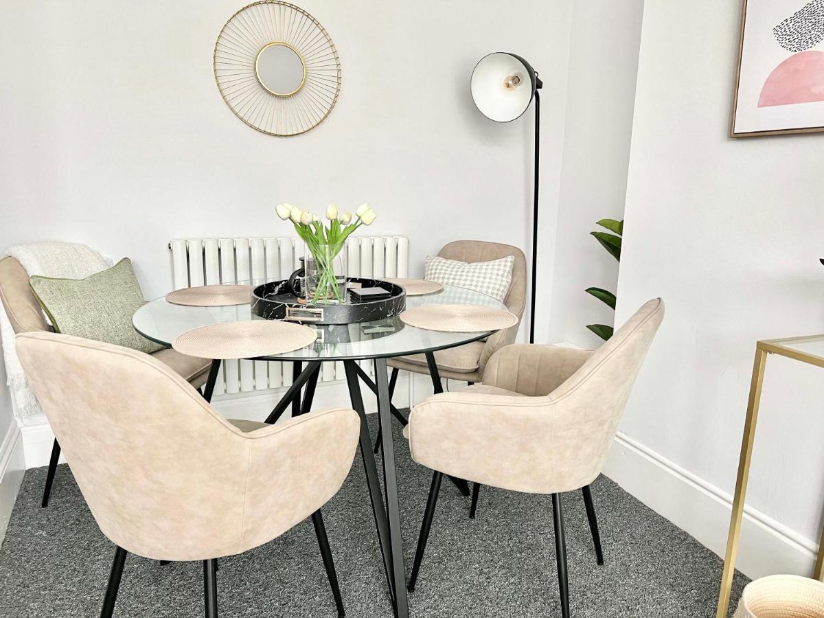 Stunning Flat Close To Apartment